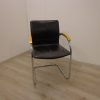 Vergaderstoel zwart leer en chroom slede frame