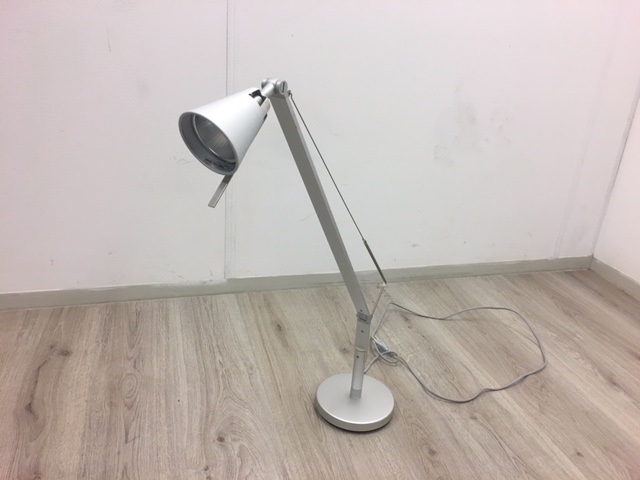 les De schuld geven lotus Bureaulamp IKEA HUSVIK mat aluminium - Bureaustoel.nu