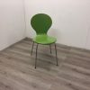 Stoel met groene houten schaal 4-poot