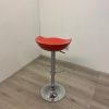Barkruk met rode zitting