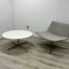 Salontafel Fred van Arper wit blad 80 cm diameter