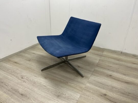 Arper Catifa 80 design stoel lounge fauteuil blauw